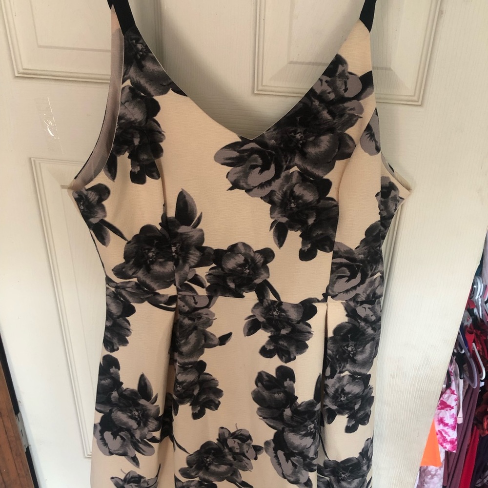 black and cream flower printed dress